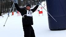 Ve Ski areálu Dolní Morava se v sobotu konal poslední podnik ze čtyřdílného seriálu rodinných závodů ve slalomu Ski4fun Cup 2013. Na vlastní kůži jej zakusil i editor Olomouckého deníku Martin Dostál.