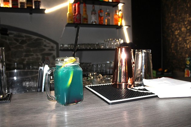 Nový bar s provozem 'All you can drink' v centru Olomouce.
