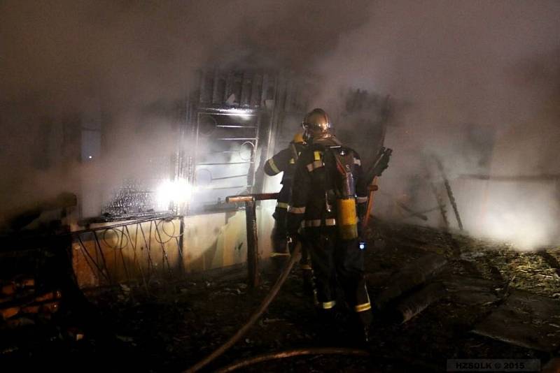 Hasiči zasahují u požáru konírny v Bělkovicích - Lašťanech