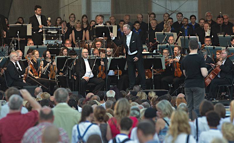 Open Air koncert Moravské filharmonie na Horním náměstí v Olomouci