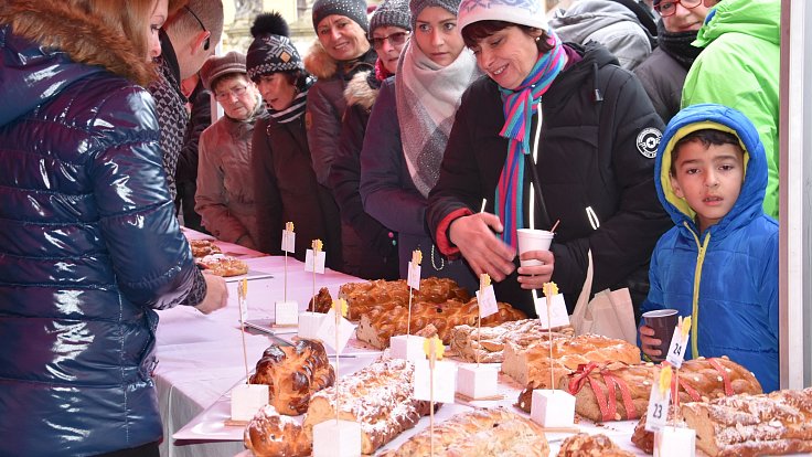 Soutěž o nejvypečenější vánočku na náměstí v Uničově