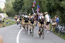 Cyklisté na závodu Czech Cycling Tour absolvovali úvodní týmovou časovku v okolí Uničova. vítězný český tým Elkov Author