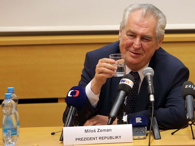 Prezident Miloš Zeman na setkání s krajskými zastupiteli v Olomouci