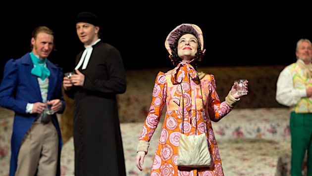 Hra podle Jane Austenové Emma v podání Moravského divadla Olomouc