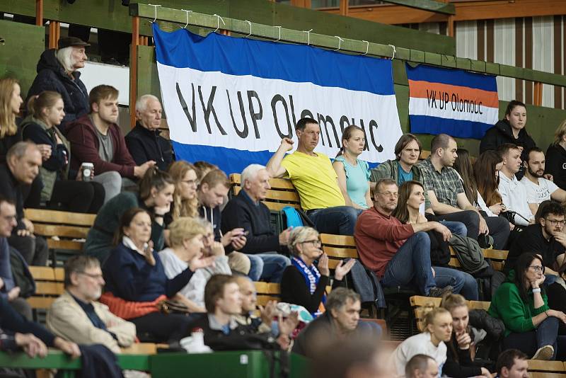 Volejbalistky Olomouce (v oranžovém) proti KP Brno v semifinále extraligy žen.