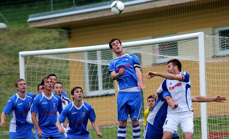 FC Dolany (v bílém) vs. Tatran Litovel