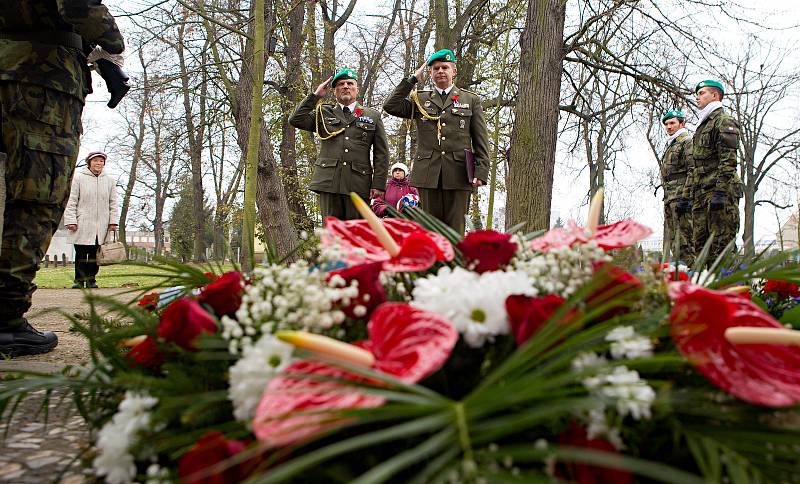 Den válečných veteránů na vojenském hřbitově v Olomouci - Černovíře