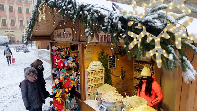 Vánoční trhy v Olomouci začaly, letos v komorní podobě - Olomoucký deník