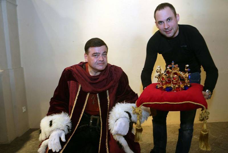 Ve Vlastivědném muzeu v Olomouci skončila úspěšná výstava korunovačních klenotů s expozicí o Karlu IV. 