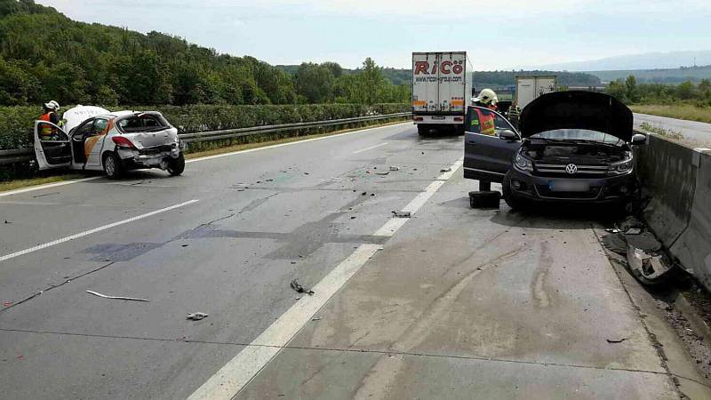 Hromadná nehoda na D35 u Dolního Újezdu, 16.6.2017