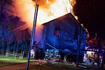 Požár rodinného domu s restaurací v olomoucké části Chválkovice