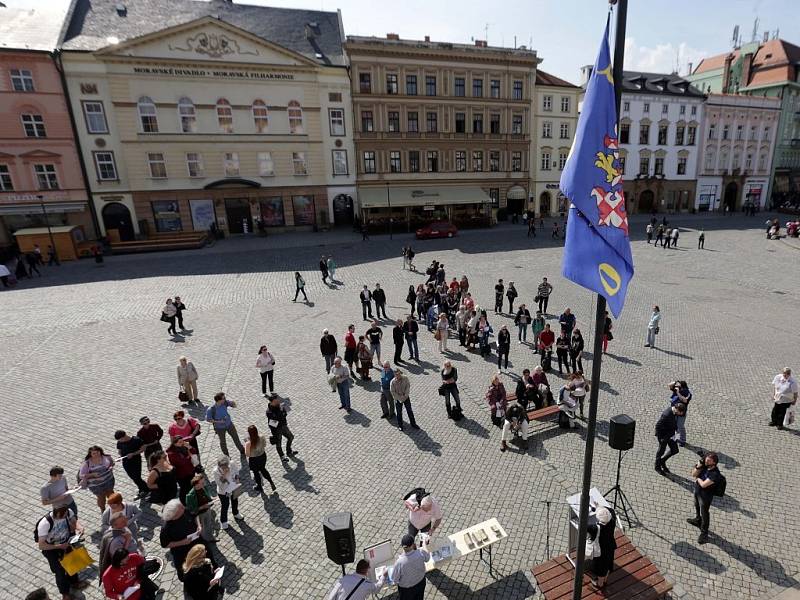 V Olomouci se veřejně četla jména zavražděných olomouckých občanů transportovaných do koncentračních tá­borů