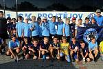 Malí fotbalisté 1.SK Prostějov, kteří byli účastníky těžké dálniční nehody 11. června, na výletě v Olomouci