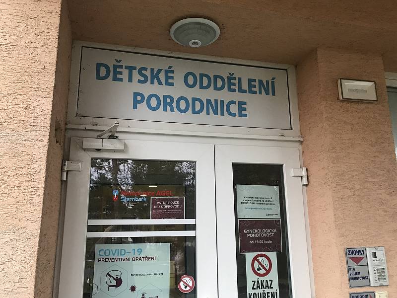 Gynekologicko-porodnického oddělení Nemocnice AGEL Šternberk.