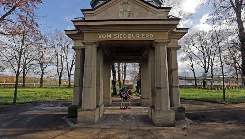 Den válečných veteránů na historickém vojenském hřbitově v Olomouci-Černovíře