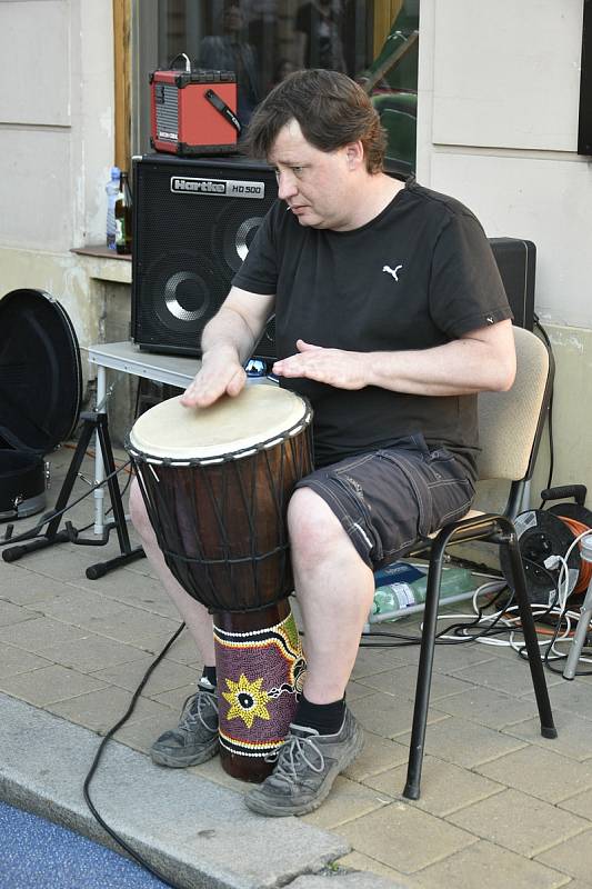 Olomouc (o)žije. Průchodový hudební festival v ulicích města, 4. 6. 2021