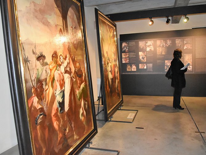 Výstava čtrnácti zrestaurovaných obrazů křížové cesty z východočeské Orlice. Vzácný soubor maleb od Johanna Wenzela Bergla vystavuje Arcidiecézní muzeum v Olomouci