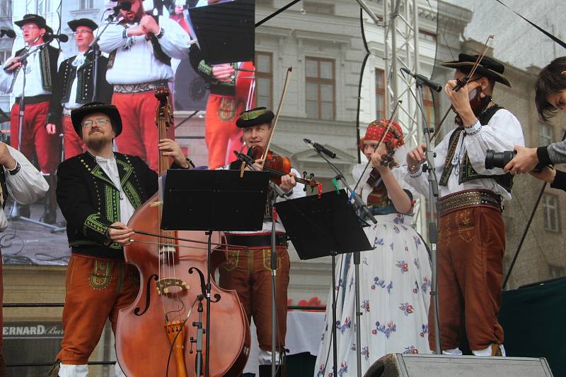 Čtvrtý ročník oblíbeného Tvarůžkového festivalu v centru Olomouce