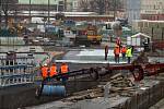 Staveniště nové tramvajové trati a obchodního centra Šantovka.