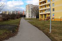 Olomoucká radnice plánuje zprůjezdnění prostoru mezi ulicemi Heyrovského a Janského, tedy místě, kde dnes vede chodník pro pěší a cyklisty