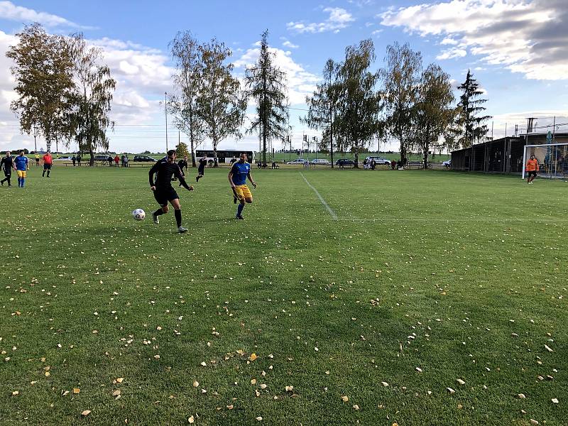 Fotbalisté Střelic vyhráli na půdě Blatce 2:1.