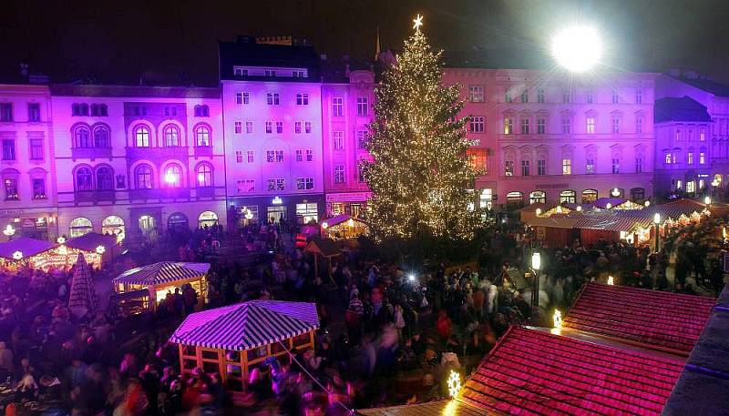 Světelná show při startu Vánočních trhů v Olomouci