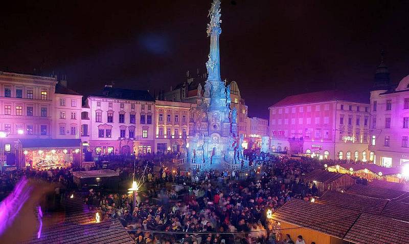 Světelná show při startu Vánočních trhů v Olomouci