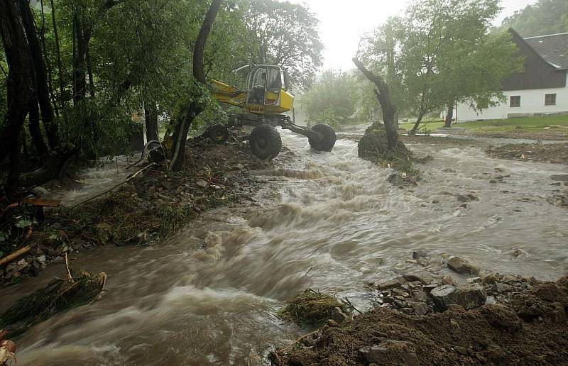 Vlčice, část Vojtovice, pondělní stav záplav