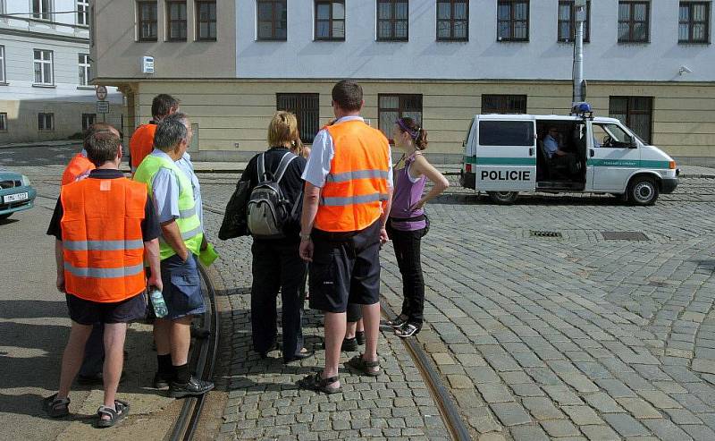 Odboráři z různých koutů regionu při protestním pochodu Olomoucí 