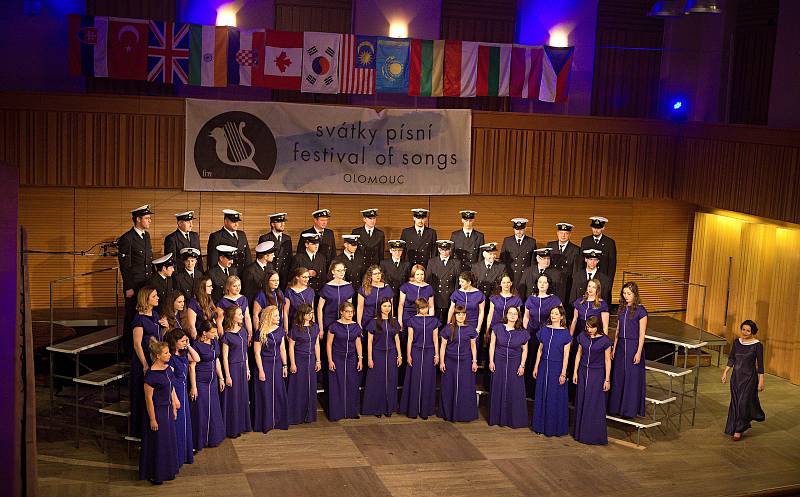 Svátky písní Olomouc 2019. Cenu absolutního vítěze MUNDI CANTANT získal sbor námořní univerzity ve Štětíně vedený Sylwiou Fabiańczyk-Makuch