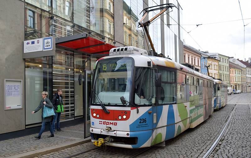 Tramvaj v ulici 8. května v Olomouci