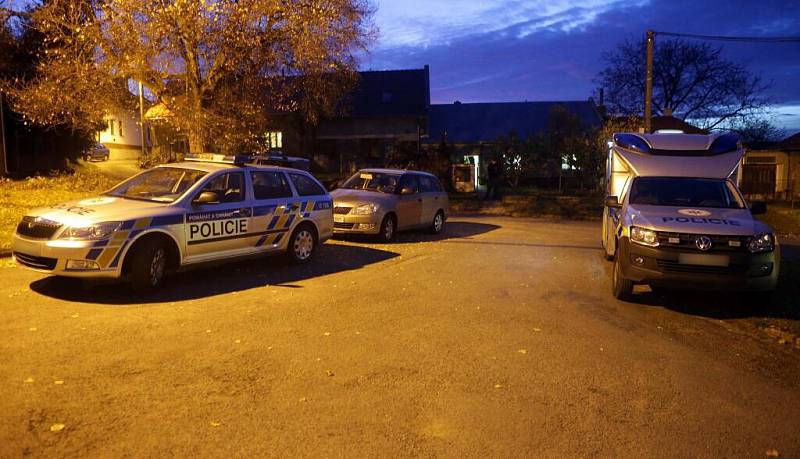 Policie vyšetřuje Lhotě pod Kosířem úmrtí s cizím zaviněním