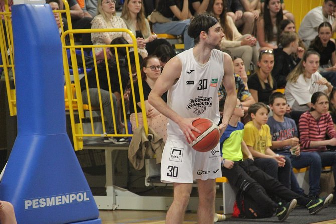 Basketbal: Předkolo play-off: Olomoucko - USK Praha (12.4.2024)