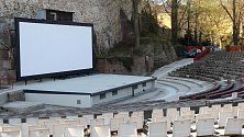Areál letního kina v Olomouci uprostřed dubna 2022