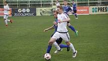 Fotbalisté 1. HFK Olomouc (v bílém) remizovali na domácím hřišti v Holici s Přerovem 2:2.