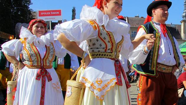 Rekordní setkání krojovaných Hanáků a Hanaček v Zábřehu