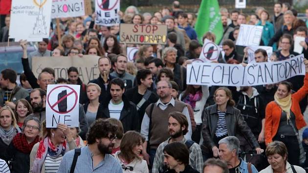 Veřejný protest proti stavbě Šantovka Tower v Olomouci