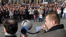 Stávkující učitelé protestovali na Dolním náměstí.