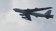 Americký bombardér B-52 na Dnech NATO na mošnovském letišti