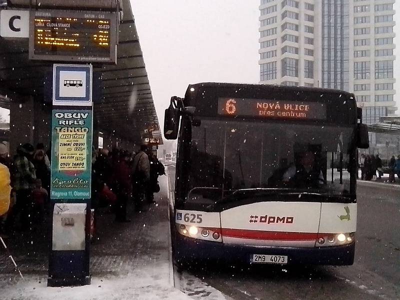 V Olomouci nejezdí od pondělního pozdního odpoledne tramvaje, všechny linky nahrazují autobusy.