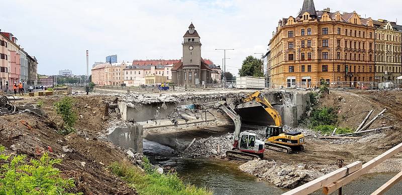 Bourání mostu v Komenského ulici v Olomouci - 19. července 2018