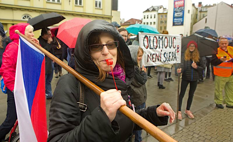 Demonstrace za nezávislost justice v Olomouci, 13. 5. 2019