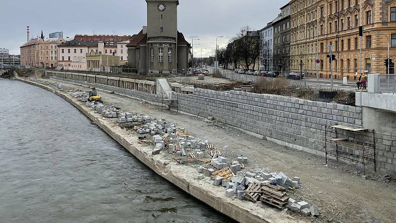 Nábřeží řeky Moravy v Olomouci, 3. dubna 2021