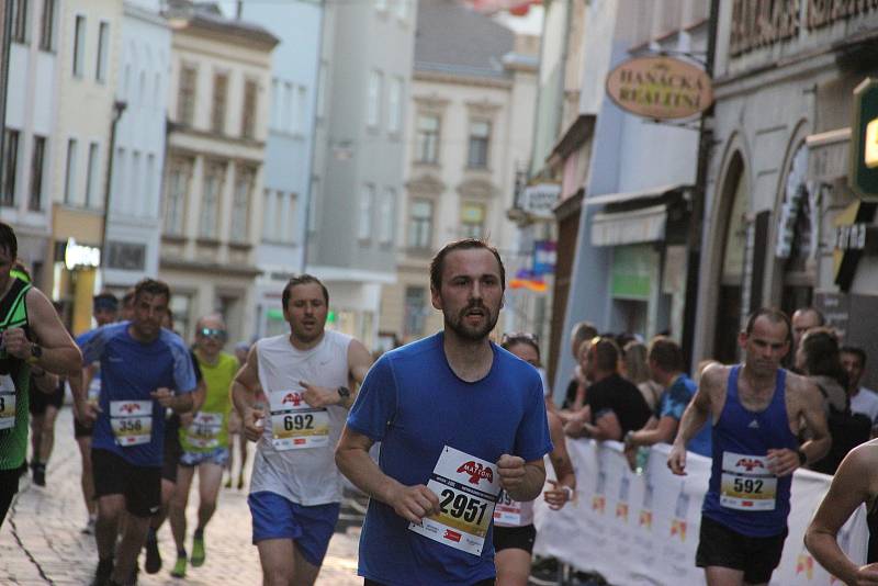 Amatérští běžci na Mattoni 1/2Maratonu 2022 v Olomouci.