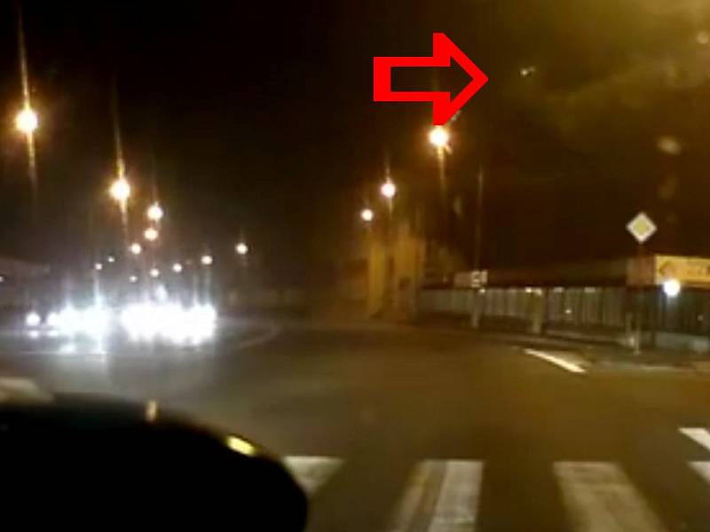 Video z olomoucké křižovatky Hněvotínská a Foerstrova zachytilo průlet bolidu