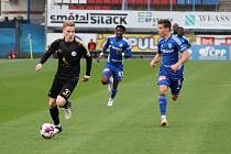 Fotbalisté Vyškova (v černém) podlehli béčku Sigmy Olomouc 0:1.