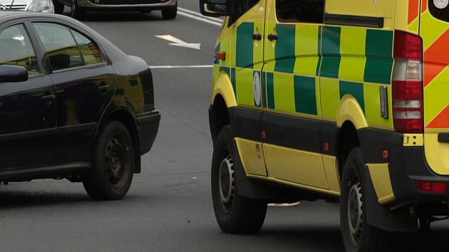 Při ranní nehodě v třebíčské Družstevní ulici se zranili dva lidé