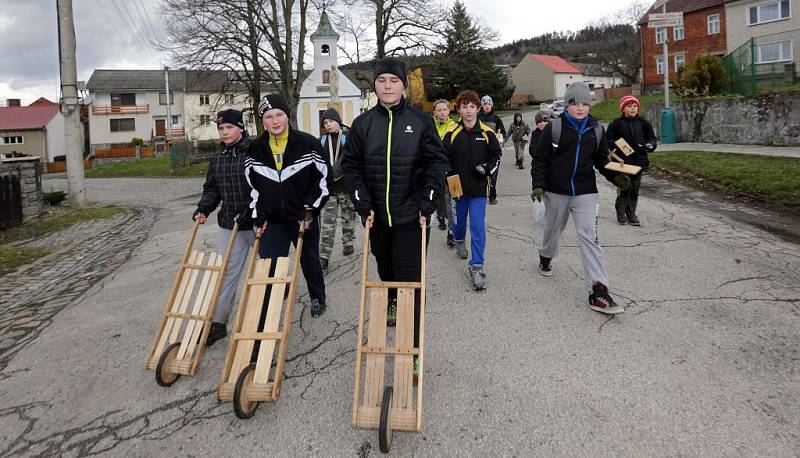 Velikonoční klapači v Samotiškách