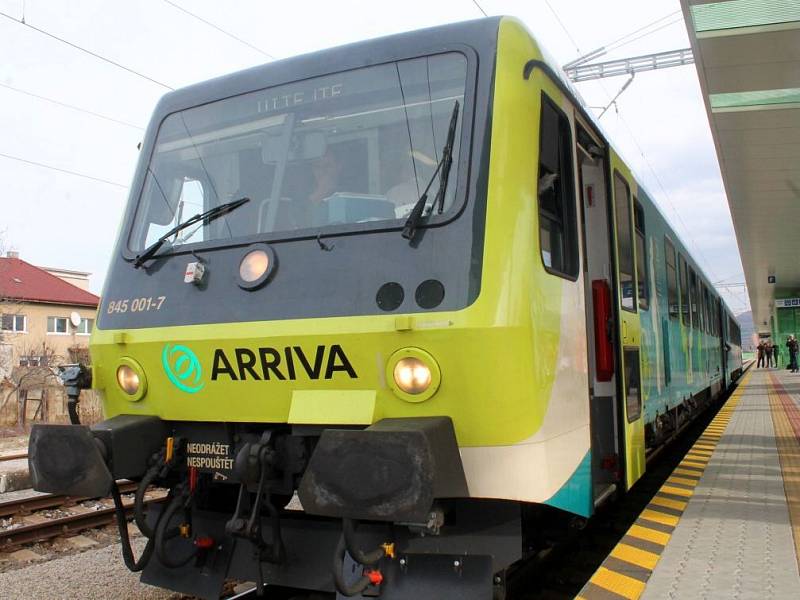 Expres společnosti Arriva na trase Praha - Olomouc - Trenčín. ILustrační foto