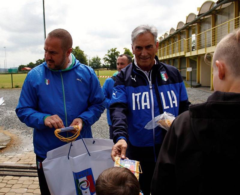 Trénink italské jednadvacítky na hřišti HFK Olomouc v Holici